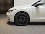 Volkswagen Golf eTSI Life Business *Full-option* Stoel & Stuurverwarming - Panorama schuifdak - Apple Carplay/Android Auto - Dodehoekdetectie - Adaptive Cruise