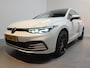 Volkswagen Golf eTSI Life Business *Full-option* Stoel & Stuurverwarming - Panorama schuifdak - Apple Carplay/Android Auto - Dodehoekdetectie - Adaptive Cruise