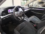 Volkswagen Golf eTSI Life Business *Full-option* Stoel & Stuurverwarming - Panorama schuifdak - Apple Carplay/Android Auto - Dodehoekdetectie - Adaptive Cruise