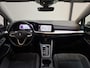 Volkswagen Golf eTSI Life Business *Full-option* Stoel & Stuurverwarming - Panorama schuifdak - Apple Carplay/Android Auto - Dodehoekdetectie - Adaptive Cruise
