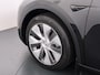 Tesla Model Y Long Range AWD 75kWh Warmtepomp Stoel+Stuur+Achterbankverwarming Premium Audio Leder Adap.Cruise Navi Camera's Ecc Keyless Voorverwarmen+Koelen Elek.Stoelen+Memory Panoramadak Elek.Achterklep AMD Ryzen™ Google Maps Dog+Kampeer modus Lmv 19" Led Privacy Glas Fabrieksgarantie op Accu en Motor tot 13-4-2031/192.000KM