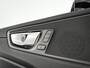 Volvo XC60 T6 Plug-in hybrid AWD Plus Dark | Panoramadak | 360° camera | Elektrische stoelen | Stoel- en stuurverwarming | Trekhaak