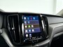 Volvo XC60 T6 Plug-in hybrid AWD Plus Dark | Panoramadak | 360° camera | Elektrische stoelen | Stoel- en stuurverwarming | Trekhaak