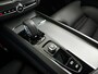 Volvo XC60 T6 Plug-in hybrid AWD Plus Dark | Panoramadak | 360° camera | Elektrische stoelen | Stoel- en stuurverwarming | Trekhaak