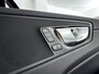Volvo XC60 T6 Plug-in hybrid AWD Plus Dark | Panoramadak | 360° camera | Elektrische stoelen | Stoel- en stuurverwarming | Trekhaak