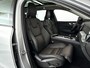 Volvo XC60 T6 Plug-in hybrid AWD Plus Dark | Panoramadak | 360° camera | Elektrische stoelen | Stoel- en stuurverwarming | Trekhaak