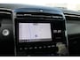 Hyundai Tucson 1.6 T-GDI PHEV 4WD | Stoelverwarming+/verkoeling | Achteruitrijcamera | Trekhaak | Achterbank in delen neerklapbaar | Achteruitrijcamera | Airco (automatisch)