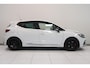Renault Clio 1.6 R.S. | Leder | R-Link Navigatie | Sportstoelen | 200 PK | 18"Lichtmetaal | NL-auto|