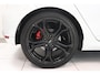 Renault Clio 1.6 R.S. | Leder | R-Link Navigatie | Sportstoelen | 200 PK | 18"Lichtmetaal | NL-auto|