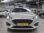 Ford Focus Wagon EcoBoost Hybrid 125pk ST-Line | 100% Dealer onderhouden | Trekhaak | Winterpack | Camera | SYNC 3 | Adapt. LED | All-season banden |