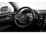 Volvo XC40 1.5 T2 Business Pro | Verwarmbare stoelen+stuur | AppleCarplay | Elektrisch inklapbare trekhaak | Keyless Entry | Park Assist achter | Adaptieve Cruise Control & Pilot Assist | DAB+ | Navigatie | 18'' Lichtmetalen wielen