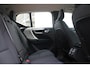 Volvo XC40 1.5 T2 Business Pro | Verwarmbare stoelen+stuur | AppleCarplay | Elektrisch inklapbare trekhaak | Keyless Entry | Park Assist achter | Adaptieve Cruise Control & Pilot Assist | DAB+ | Navigatie | 18'' Lichtmetalen wielen