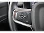 Volvo XC40 1.5 T2 Business Pro | Verwarmbare stoelen+stuur | AppleCarplay | Elektrisch inklapbare trekhaak | Keyless Entry | Park Assist achter | Adaptieve Cruise Control & Pilot Assist | DAB+ | Navigatie | 18'' Lichtmetalen wielen