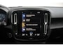 Volvo XC40 1.5 T2 Business Pro | Verwarmbare stoelen+stuur | AppleCarplay | Elektrisch inklapbare trekhaak | Keyless Entry | Park Assist achter | Adaptieve Cruise Control & Pilot Assist | DAB+ | Navigatie | 18'' Lichtmetalen wielen