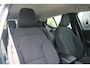 Volvo XC40 1.5 T2 Business Pro | Verwarmbare stoelen+stuur | AppleCarplay | Elektrisch inklapbare trekhaak | Keyless Entry | Park Assist achter | Adaptieve Cruise Control & Pilot Assist | DAB+ | Navigatie | 18'' Lichtmetalen wielen