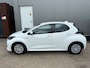 Toyota Yaris 1.5 Hybrid Active / 1E EIGENAAR / NAVIGATIE / NIEUW MODEL / CLIMATE / ACHTERUITRIJCAMERA / CRUISE CONTROL / NL-AUTO