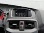 Volvo V40 1.6 T4 Momentum | Automaat | Parkeersensoren | Automatische Airco | Cruise Control | Trekhaakvoorbereiding |