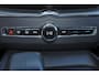 Volvo XC60 T6 Plug-in hybrid AWD Inscription Expression - Panoramadak - Intellisafe Assist/Surround - Harman Kardon Audio - Parkeercamera - Parkeersensoren v/a - Getint glas - Verwarmbare voorstoelen - Verwarmbare voorruit - Trekhaak semi-elektrisch inklapbaar