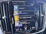 Volvo V90 2.0 B4 R-Design Mild hybrid, Automaat, Panoramadak, Trekhaak semi elektrisch wegklapbaar, Head-up display, Stoel- en stuurverwarming, Parkeercamera, Parkeerverwarming met timer, Harman Kardon audio