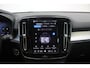 Volvo XC40 2.0 B4 Plus Dark | Elektrisch Verstelbare Voorstoelen | Keyless | Elektrische Achterklep | Premium audio by Harman Kardon | Stoelverwarming | Stuurverwarming | Adaptieve Cruise Control | Pilot Assist | Dodehoek herkenning