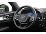 Volvo XC40 2.0 B4 Plus Dark | Elektrisch Verstelbare Voorstoelen | Keyless | Elektrische Achterklep | Premium audio by Harman Kardon | Stoelverwarming | Stuurverwarming | Adaptieve Cruise Control | Pilot Assist | Dodehoek herkenning