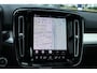 Volvo XC40 2.0 B4 Plus Black Edition | Panorama dak| Noodreservewiel| 360graden camera rondomzicht| Verwarmbare voorruit|