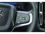 Volvo XC40 2.0 B4 Plus Black Edition | Panorama dak| Noodreservewiel| 360graden camera rondomzicht| Verwarmbare voorruit|