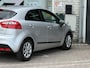 Kia Rio 1.2 CVVT ExecutiveLine | NAP | Trekhaak | Cruise Control | Climate Control | Key-less | BT-Telefoonfunctie | Regen en licht sensor |