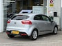 Kia Rio 1.2 CVVT ExecutiveLine | NAP | Trekhaak | Cruise Control | Climate Control | Key-less | BT-Telefoonfunctie | Regen en licht sensor |