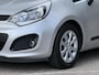 Kia Rio 1.2 CVVT ExecutiveLine | NAP | Trekhaak | Cruise Control | Climate Control | Key-less | BT-Telefoonfunctie | Regen en licht sensor |