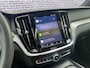Volvo V60 2.0 B3 Plus Dark | Trekhaak | Panoramadak | Harman Kardon Audio | 360 Graden Camera | Parkeersensoren | LED Koplampen Adaptief | Elektrisch Verstelbare Voorstoelen | Elektrische Achterklep | Keyless Entry | Navigatie | Cruise Control Adaptief | BLIS