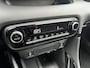 Toyota Yaris 1.5 Hybrid 115 Dynamic Comfort Pack Limited Nieuw Model Parkeer dodehoek Sensoren Stoel Stuur Verwarmd
