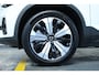 Volvo XC40 Recharge Core | Comfortstoelen | Stoelverwarming | Stuurwielverwarming | Draadloze telefoonlader | Adaptive Cruise Control | Parkeersensoren voor + achter | Parkeercamera |