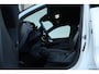Volvo XC40 Recharge Core | Comfortstoelen | Stoelverwarming | Stuurwielverwarming | Draadloze telefoonlader | Adaptive Cruise Control | Parkeersensoren voor + achter | Parkeercamera |