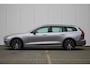 Volvo V60 T6 Plug-in hybrid AWD Plus Dark | Adaptive Cruise & Pilot Assist | 360 Camera | Premium Harman/Kardon Audio | Semi Elektr. Trekhaak | Stoelverwarming voor & achter | Stuurverwarming | Power Seats incl. Memory