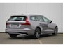 Volvo V60 T6 Plug-in hybrid AWD Plus Dark | Adaptive Cruise & Pilot Assist | 360 Camera | Premium Harman/Kardon Audio | Semi Elektr. Trekhaak | Stoelverwarming voor & achter | Stuurverwarming | Power Seats incl. Memory