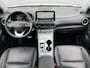 Hyundai Kona Electric EV Premium 64 kWh / Lederen bekleding / Adaptieve cruise control / Dodehoekdetectie / Led Koplampen / Stoelverwarming / HUD /