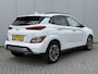 Hyundai Kona Electric EV Premium 64 kWh / Lederen bekleding / Adaptieve cruise control / Dodehoekdetectie / Led Koplampen / Stoelverwarming / HUD /