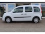 Renault Kangoo Family 1.6-16V , Airco, Trekhaak, Prijs is Rijklaar En Bruikbaar Als Camper!!  Zie Foto's