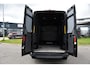 Volkswagen Crafter 35 2.0 TDI L3H3 Highline Black Edition Camera, Cruise, Carplay, LED, Clima, Automaat, Trekhaak, Sensoren, Uniek!