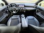 Mercedes-Benz A-klasse 250 e Advantage 218 Pk SOH 95% | Widescreen | Navigatie | Cruise | Camera | Clima | Lichtmetaal.