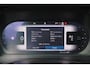 Volvo EC40 Performance Ultra Black Edition 82 kWh - IntelliSafe Assist & Surround - Harman/Kardon audio - Adaptieve LED koplampen - Verwarmde voorstoelen, stuur & achterbank - Parkeersensoren voor & achter - Elektr. bedienb. voorstoelen met geheugen links - Draadloze tel. lader - Warmtepomp - Extra getint glas - Inklapbare trekhaak - 20' LMV