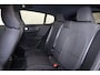 Volvo EC40 Performance Ultra Black Edition 82 kWh - IntelliSafe Assist & Surround - Harman/Kardon audio - Adaptieve LED koplampen - Verwarmde voorstoelen, stuur & achterbank - Parkeersensoren voor & achter - Elektr. bedienb. voorstoelen met geheugen links - Draadloze tel. lader - Warmtepomp - Extra getint glas - Inklapbare trekhaak - 20' LMV