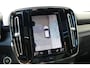 Volvo XC40 T5 AWD R-Design Intro Edition | Verwarmbare voorstoelen en achterbank | Verwarmbaar stuurwiel | Premium Audio by Harman Kardon | Interieur voorverwarmingsinstallatie | DAB ontvanger | Lichtmetalen velgen 20" | Cruise control | Elektrisch glazen panorama-dak | Rijstrooksensor met correctie | Fusion Red Metallic R-Design exterieur | Dak uitgevoerd in Black Stone Solid |