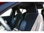 Volvo XC40 T5 AWD R-Design Intro Edition | Verwarmbare voorstoelen en achterbank | Verwarmbaar stuurwiel | Premium Audio by Harman Kardon | Interieur voorverwarmingsinstallatie | DAB ontvanger | Lichtmetalen velgen 20" | Cruise control | Elektrisch glazen panorama-dak | Rijstrooksensor met correctie | Fusion Red Metallic R-Design exterieur | Dak uitgevoerd in Black Stone Solid |