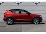 Volvo XC40 T5 AWD R-Design Intro Edition | Verwarmbare voorstoelen en achterbank | Verwarmbaar stuurwiel | Premium Audio by Harman Kardon | Interieur voorverwarmingsinstallatie | DAB ontvanger | Lichtmetalen velgen 20" | Cruise control | Elektrisch glazen panorama-dak | Rijstrooksensor met correctie | Fusion Red Metallic R-Design exterieur | Dak uitgevoerd in Black Stone Solid |