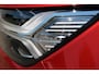 Volvo XC40 T5 AWD R-Design Intro Edition | Verwarmbare voorstoelen en achterbank | Verwarmbaar stuurwiel | Premium Audio by Harman Kardon | Interieur voorverwarmingsinstallatie | DAB ontvanger | Lichtmetalen velgen 20" | Cruise control | Elektrisch glazen panorama-dak | Rijstrooksensor met correctie | Fusion Red Metallic R-Design exterieur | Dak uitgevoerd in Black Stone Solid |