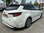 Toyota Corolla Touring Sports 1.8 HYBRID STYLE BI-TONE STOEL/STUURVERW EL-ACHTERKLEP HEAD-UP APPLE/ANDROID CLIMA AD-CRUISE 17" LM-VELGEN