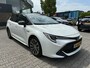 Toyota Corolla Touring Sports 1.8 HYBRID STYLE BI-TONE STOEL/STUURVERW EL-ACHTERKLEP HEAD-UP APPLE/ANDROID CLIMA AD-CRUISE 17" LM-VELGEN