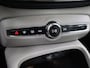 Volvo XC40 2.0 B4 Plus Dark | Trekhaak | Harman/ Kardon | Memory stoelen | Dodehoekdetectie | 360 camera | Apple Carplay/Android Auto |